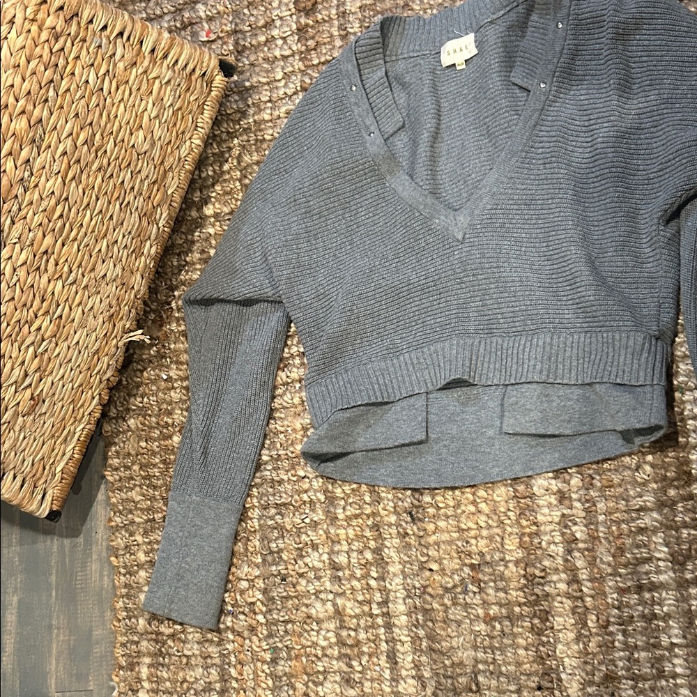 Shae Cotton Cashmere Blend Grey V-neck Sweater Size Medium - Picture 3 of 8